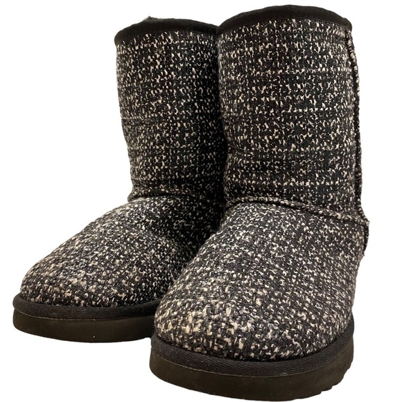 UGG Rare Classic Short Mid-calf Frill Tweed Suede Sheepwool Black Boots Size 7 - Picture 1 of 10